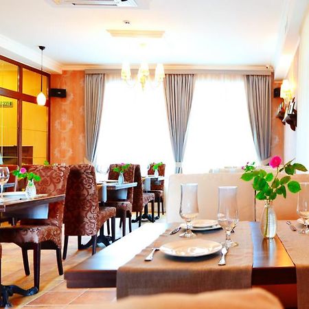 Hotel Ajur Οδησσός Εξωτερικό φωτογραφία